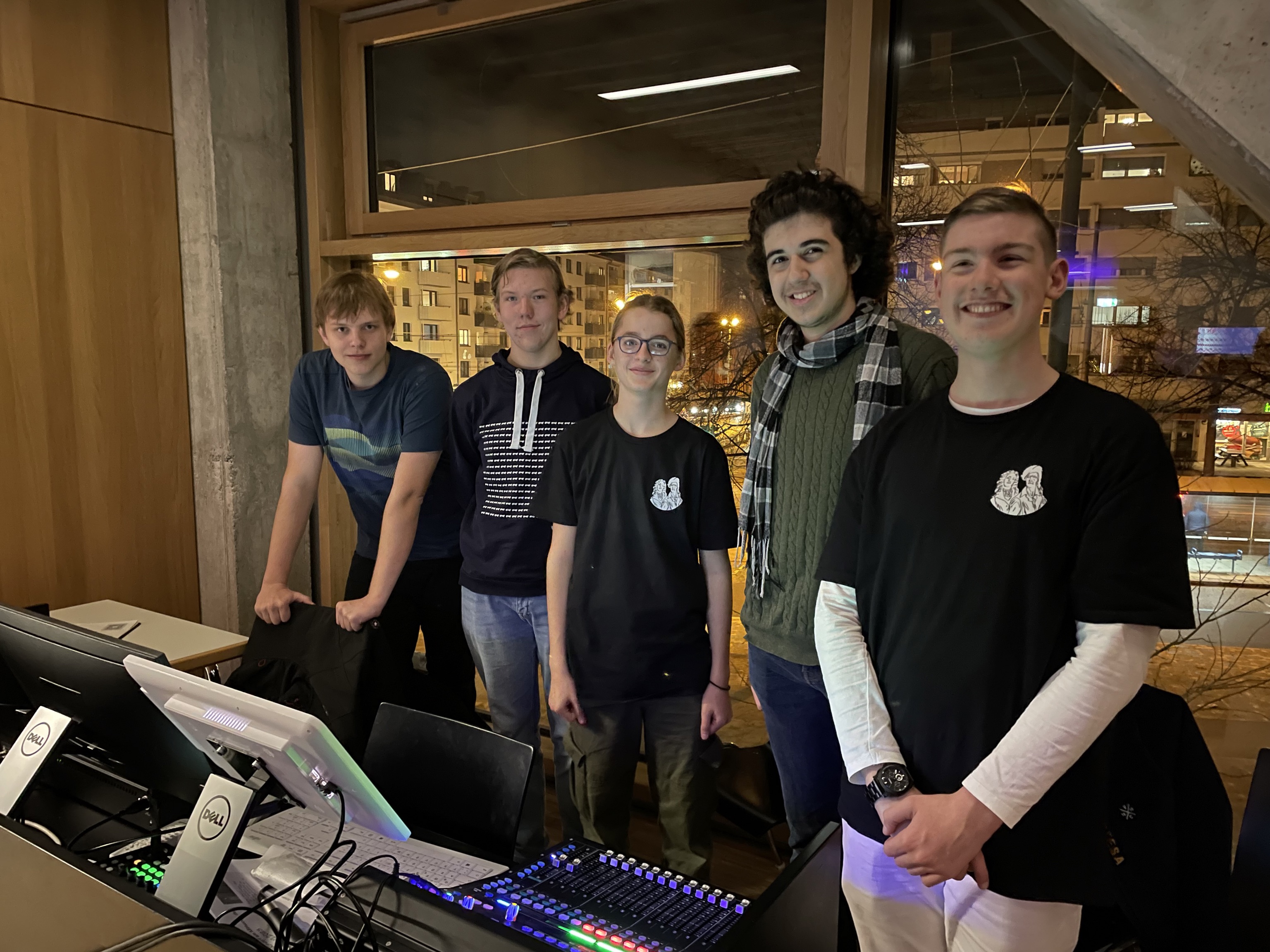 Hoodies und T-Shirts für den AK Technik